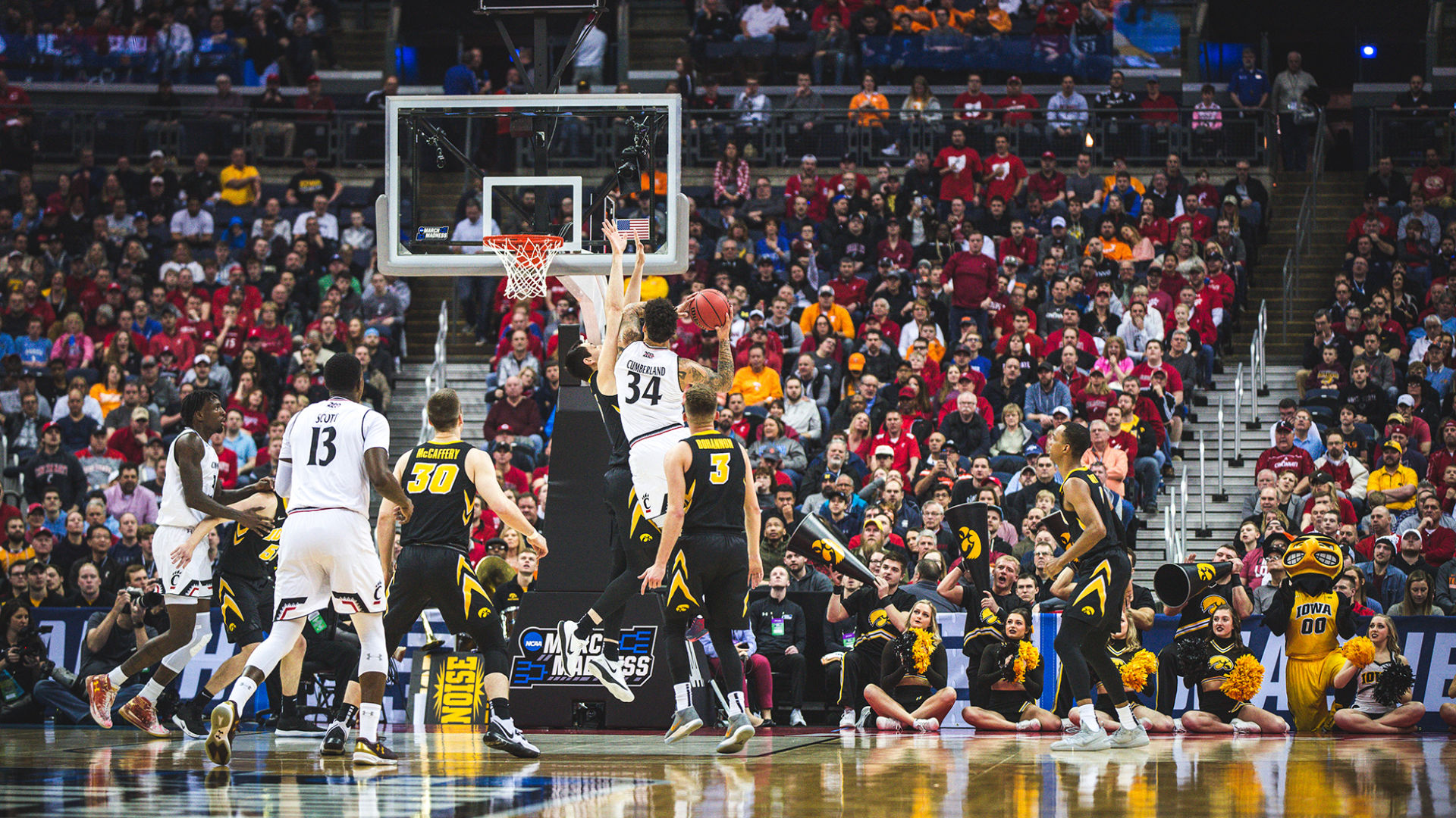 PHOTOS: First round of the 2019 NCAA Tournament